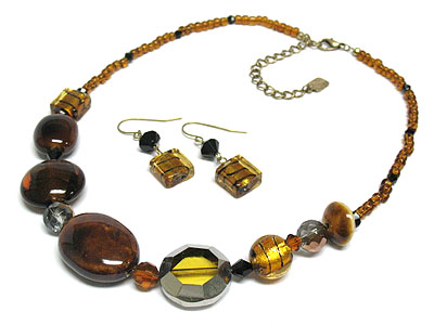 Murano style glass beads necklace and earring set