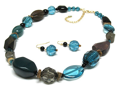 Multi beads and stone necklace and earring set