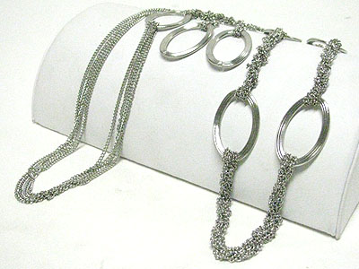 Multi chain and oval metal link long necklace set