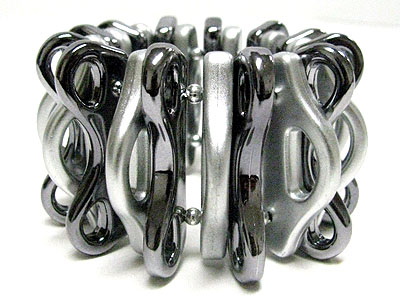 Metal look acrylic stretch bracelet