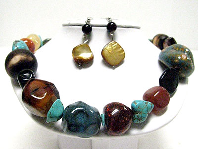 Natural stone and mixed beads necklace set