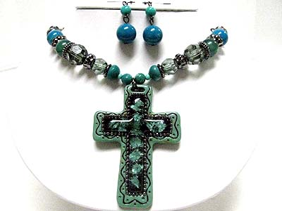 Burnish metal and glass art work cross pendant necklace set