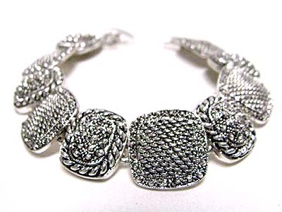 Textured metal link magnetic clasp bracelet