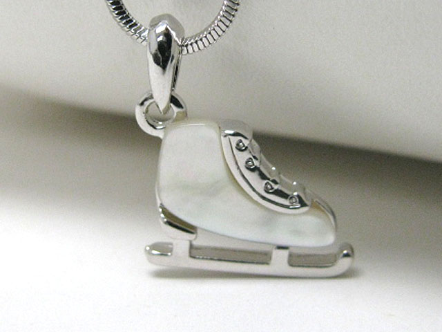 Made in korea whitegold plating mother of pearl skating shoe pendant necklace