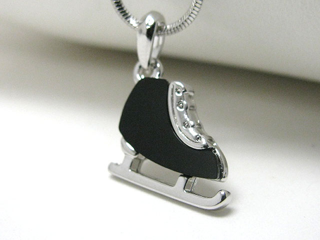 Made in korea whitegold plating mother of pearl skating shoe pendant necklace