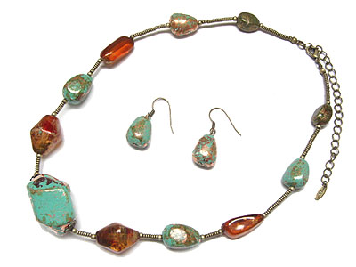 Vintage patina beads and burnish metal simple line necklace and earring set