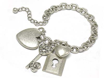 Multi crystal deco key and lock and heart charm bracelet