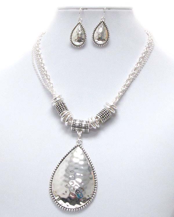 Hammered metal teardrop pendant necklace earring set