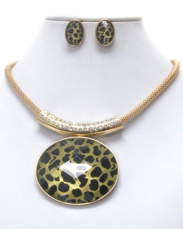 Animal print epoxy stone oval pendant necklace earring set