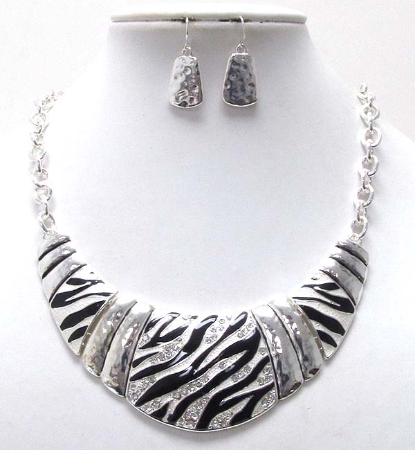 Crystal and epoxy deco animal print chain necklace earring set