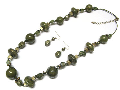 Natural stone round beads necklace and earring set