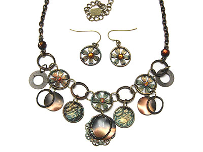 Vintage looking flower shape metal disk necklace and earring set