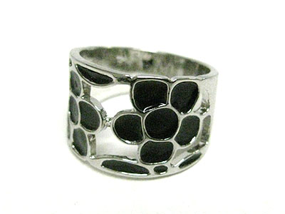 Metal epoxy flower deco metal ring