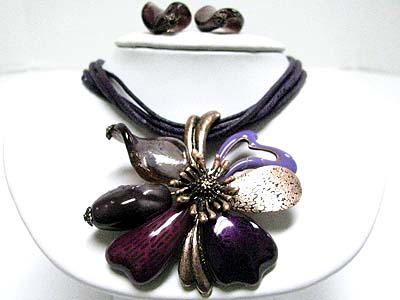 Large metal art flower pendant and cord necklace set