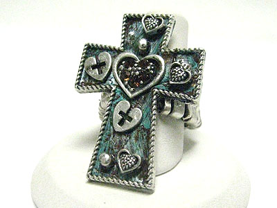 Patina antique cross stretch ring