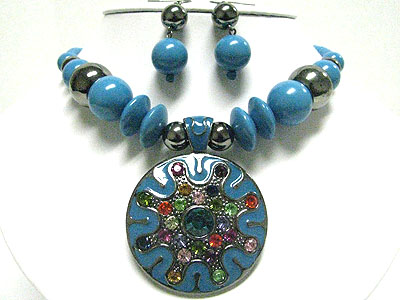 Multi color crystal deco round eameled metal pendant and beads necklace set