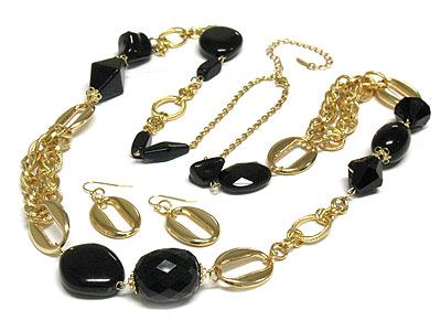 Multi acrylic bead and fashion chain link necklace set