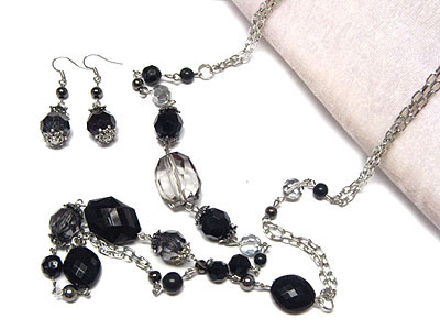 Jet glass and beads long necklace and earring set