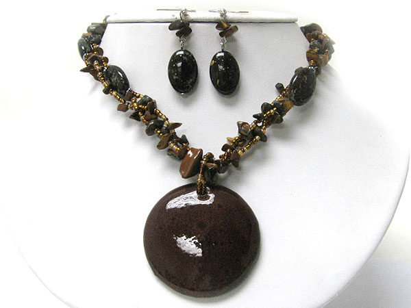 Ceramic round medallion and natural chip stone necklace earrign set