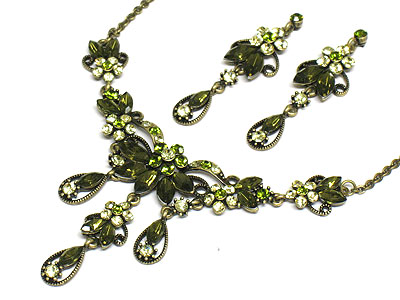 Boutique quality austrian crystal flower deco necklace and earring set