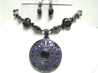 Multi color crystal deco round eameled metal pendant and beads necklace set