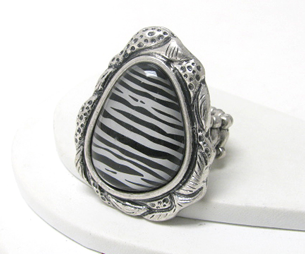 Animal pattern glass stone stretch ring