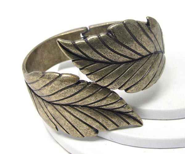 Metal leaf shape hinge bangle