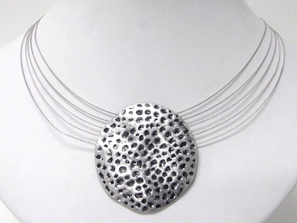 Pimple round metal pendant multi row choker