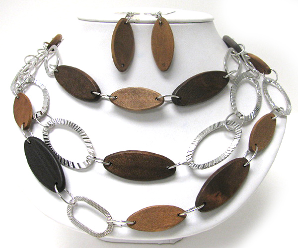 Triple layer woods and chain link necklace earring set