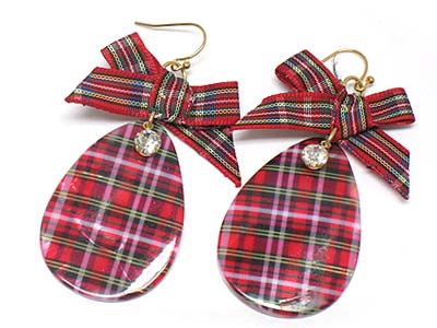 Dandy checker earring with ribbon 