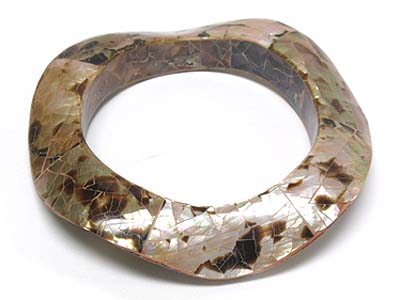 Natural shell waved cracking pattern bangle