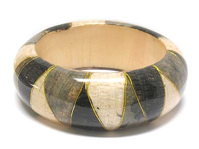 Multi triangles pattern wood bangle