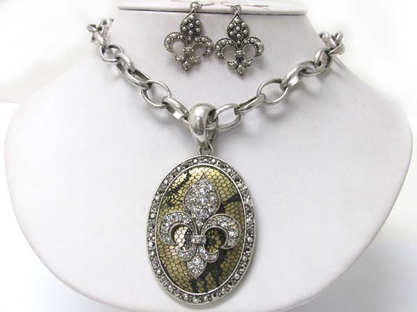 Crystal stud fleur de lis metal and mesh oval pendant neckalce earring set