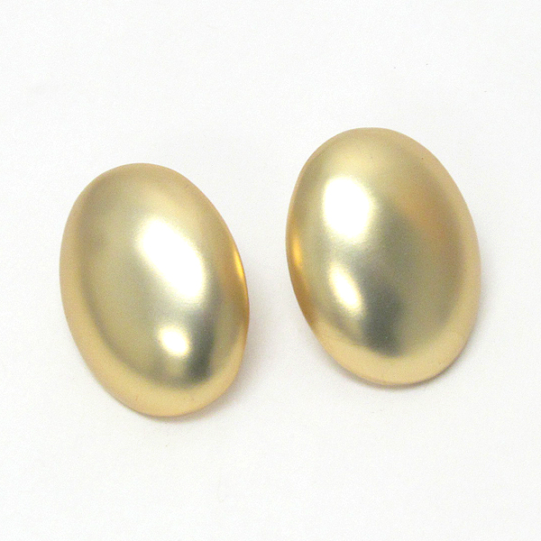 Puffy oval button earring