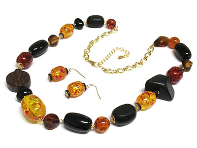 Multi natural material link neckalce set