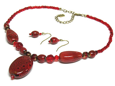 Natural stone and seed bead necklace set