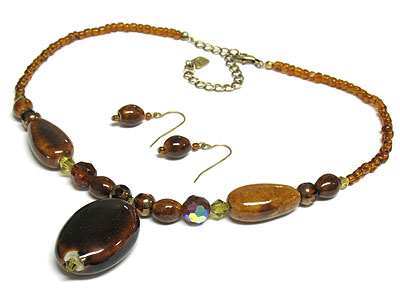 Natural stone and seed bead necklace set