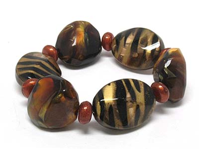 Animal pattern glass and acryl stone stretch bracelet