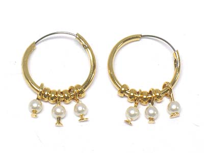 Small triple beads round earring 