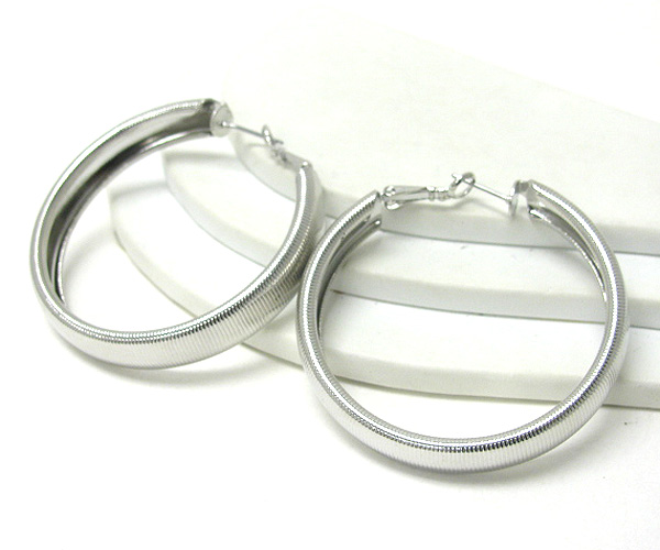 Simple metal hoop earring - hoops