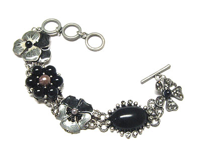 Crystal pearl and epoxy flower toggle bracelet