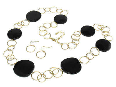 Acryl round disk and metal link necklace and earring set