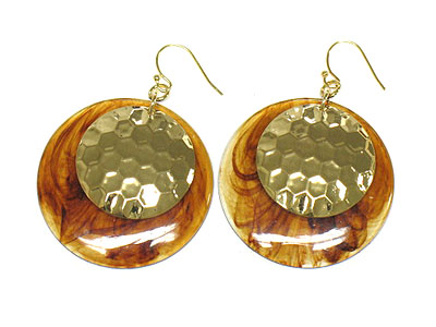 Hammerd metal and acryl dual layer round drop earring