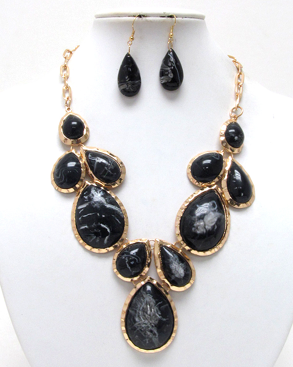 Hammered metal with multi puffy smokey tear drop acryl stone chain necklace earring set