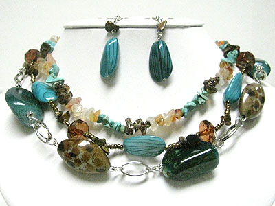 Triple strand murano glass parts and natural chip stone necklace set