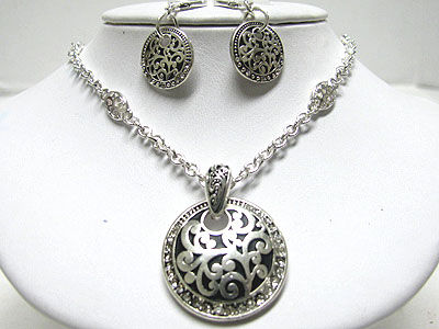 Crystal line filigree metal round pendant necklace set