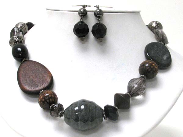 Glass and ceramic beads and wood disk link necklace earring set