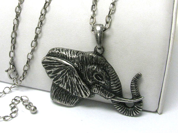 Burnish metal elephant sculpture pendant long chain necklace