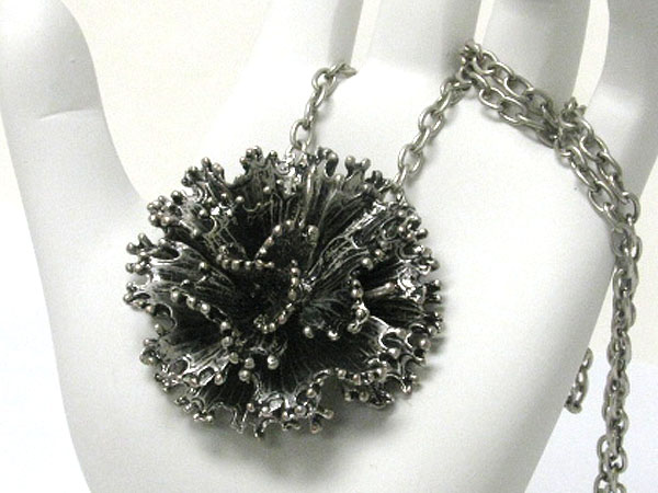 Crystal stud burnish metal flower sculpture pendant long necklace