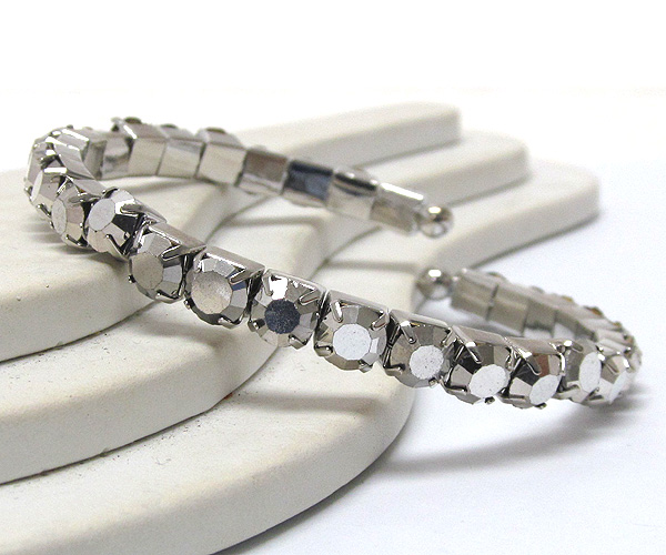 Single line crystal stretch bracelet